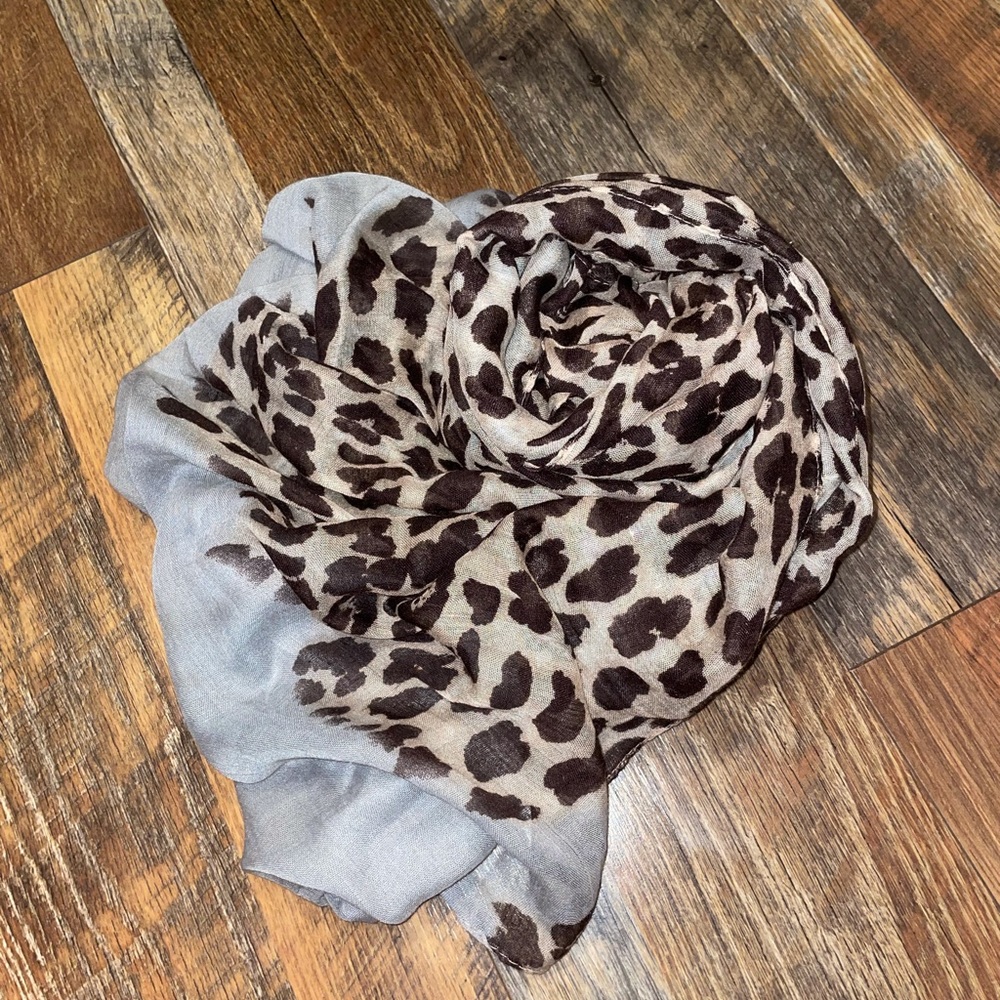 Cheetah print Infinity Scarf - Picture 2 of 5